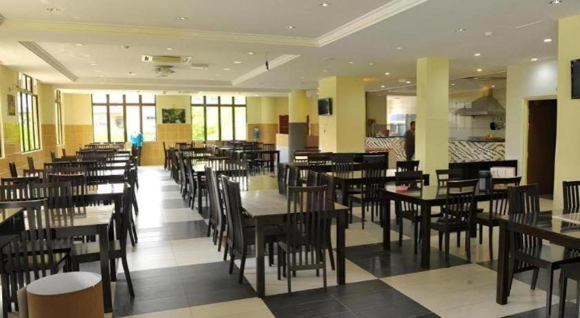 City Times Hotel Kuantan Bagian luar foto