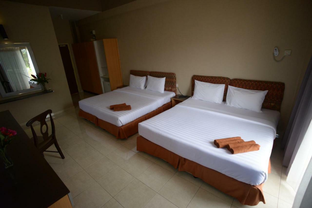 City Times Hotel Kuantan Bagian luar foto